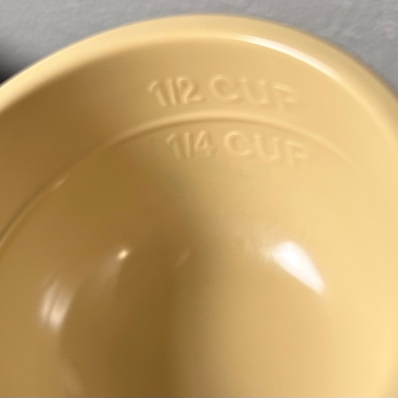 5pc Vintage Light  Yellow/beige melamine  Nesting Measuring Bowl Set 1/4-2 Cups - Picture 6 of 7